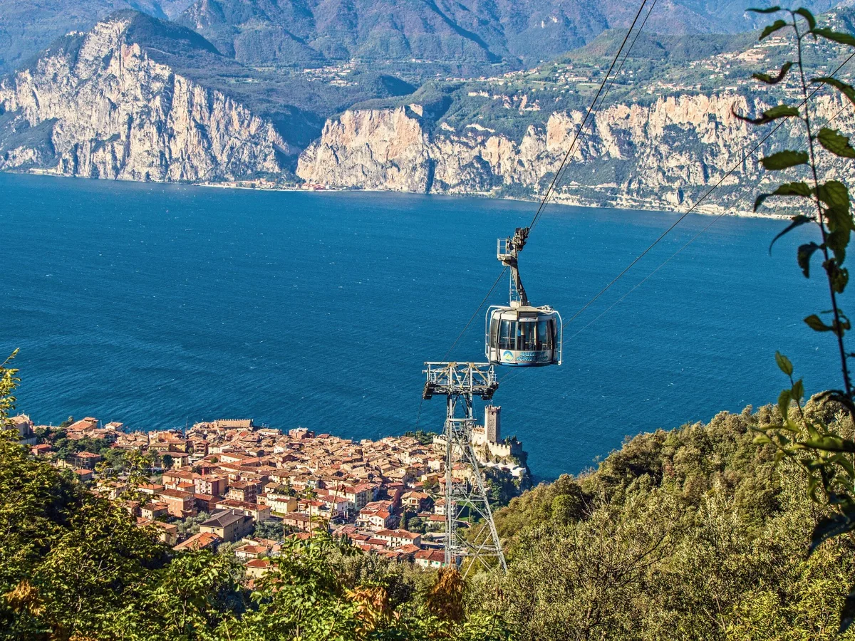 La funivia del Monte Baldo sopra Malcesine